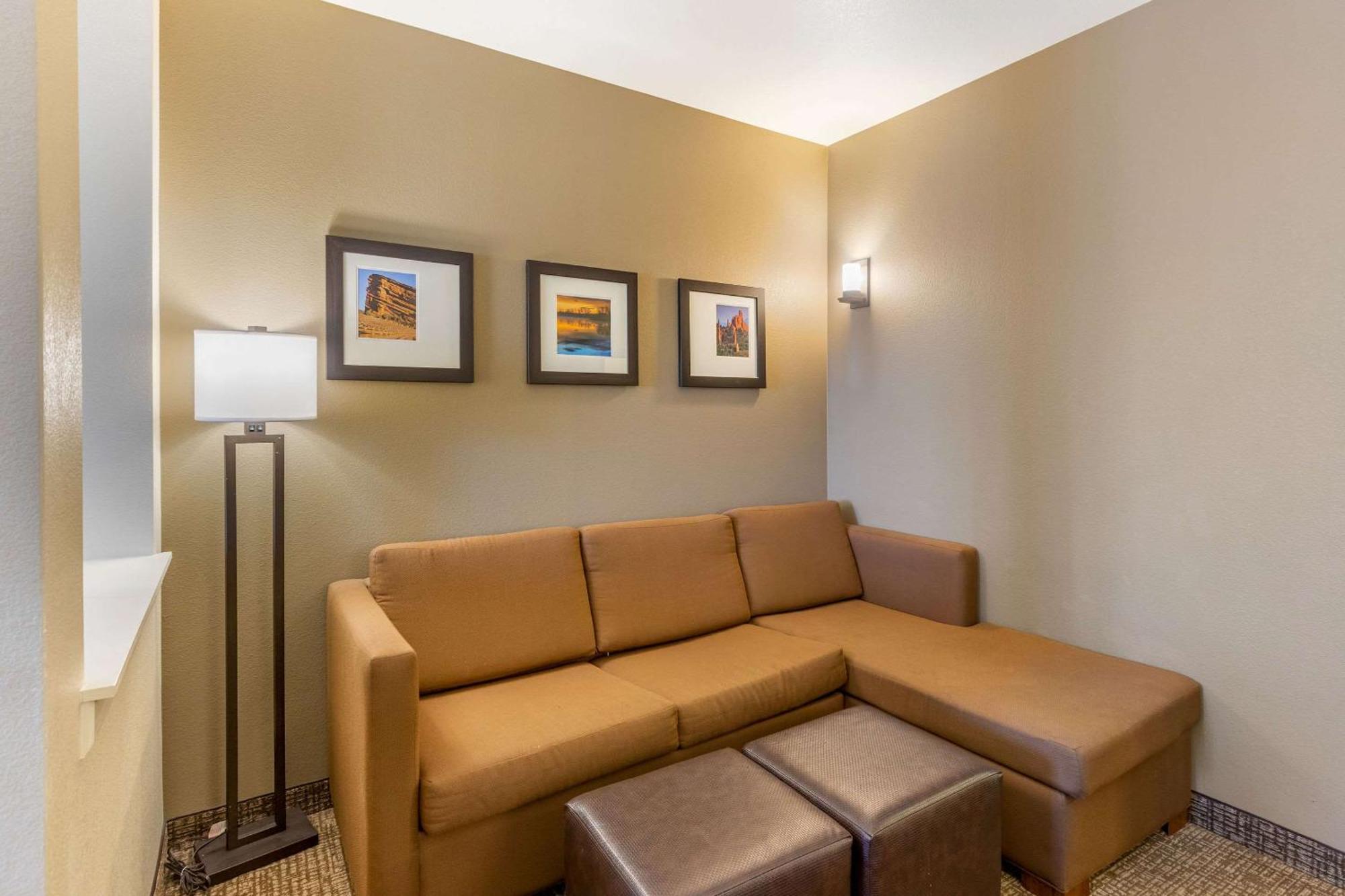 Comfort Suites Near Denver Downtown Buitenkant foto