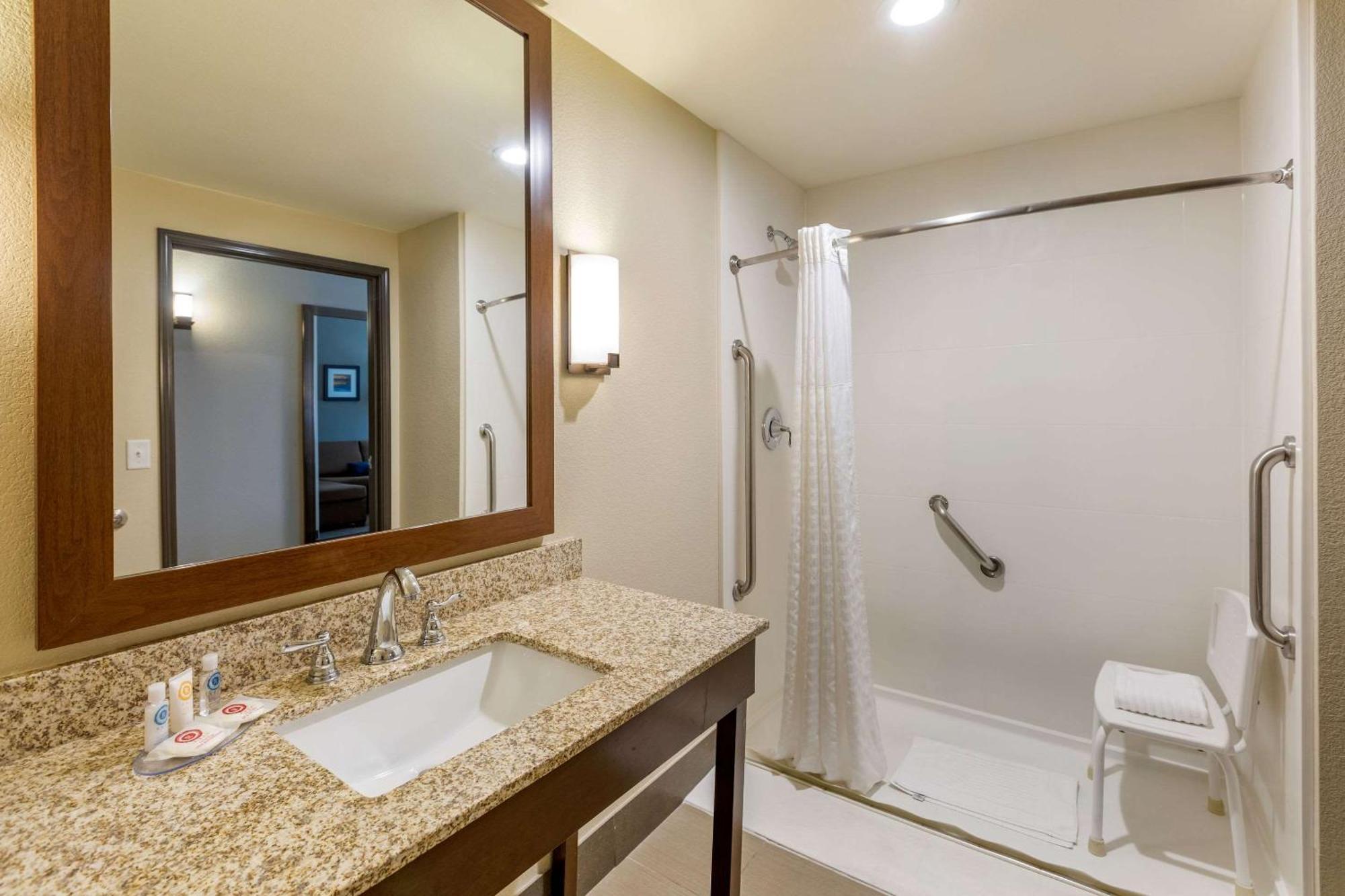 Comfort Suites Near Denver Downtown Buitenkant foto